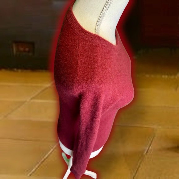 AG Adriano Goldschmied ‘Rylea’ 100% Cashmere Crewneck Sweater in “Cabernet” Red - Picture 7 of 14